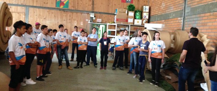 7º encontro do DOM leva alunos para conhecer Grêmio Recreativo Escola de Samba (GRES) Aliança